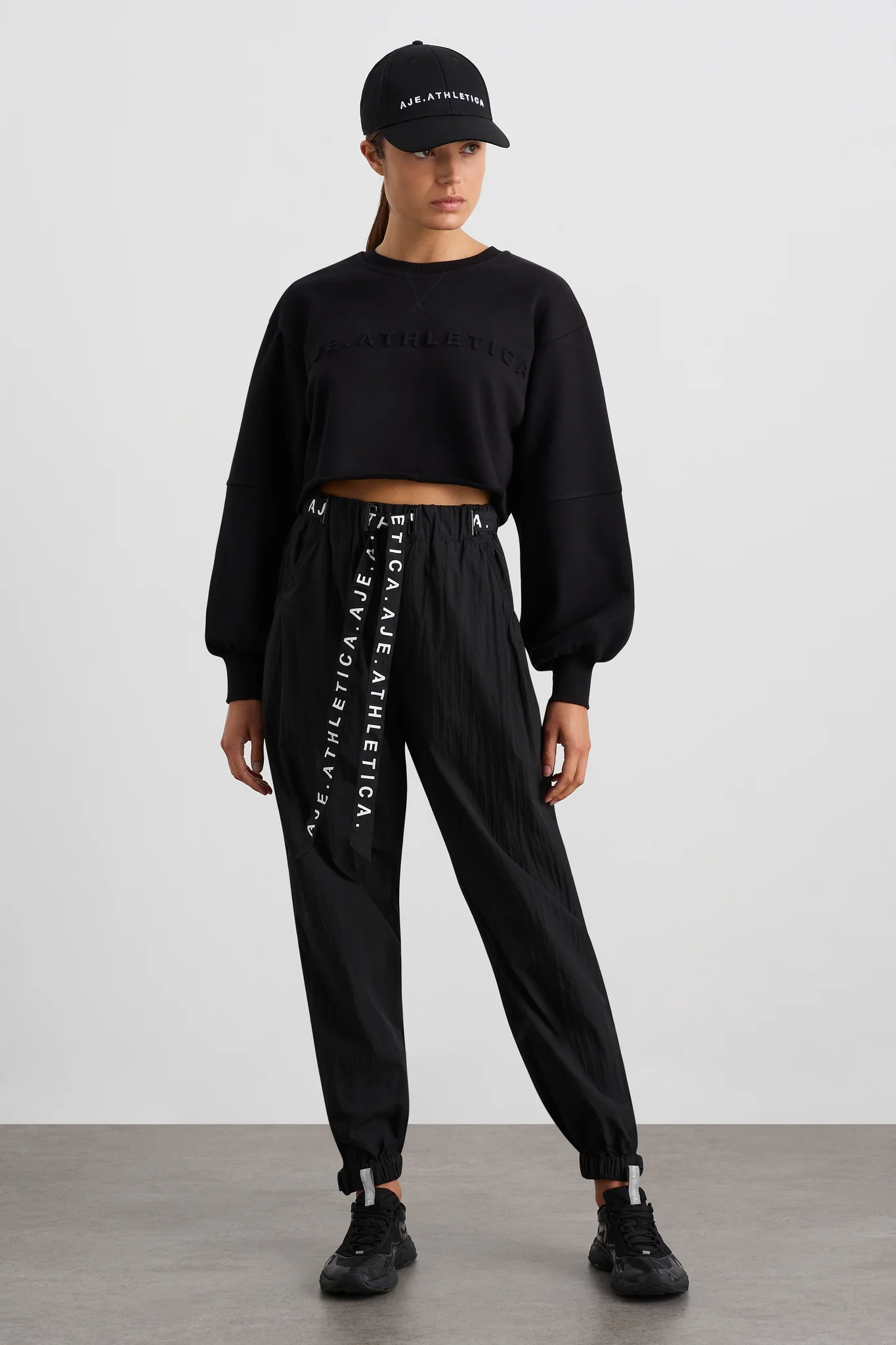Belted Windbreaker Pant 502
