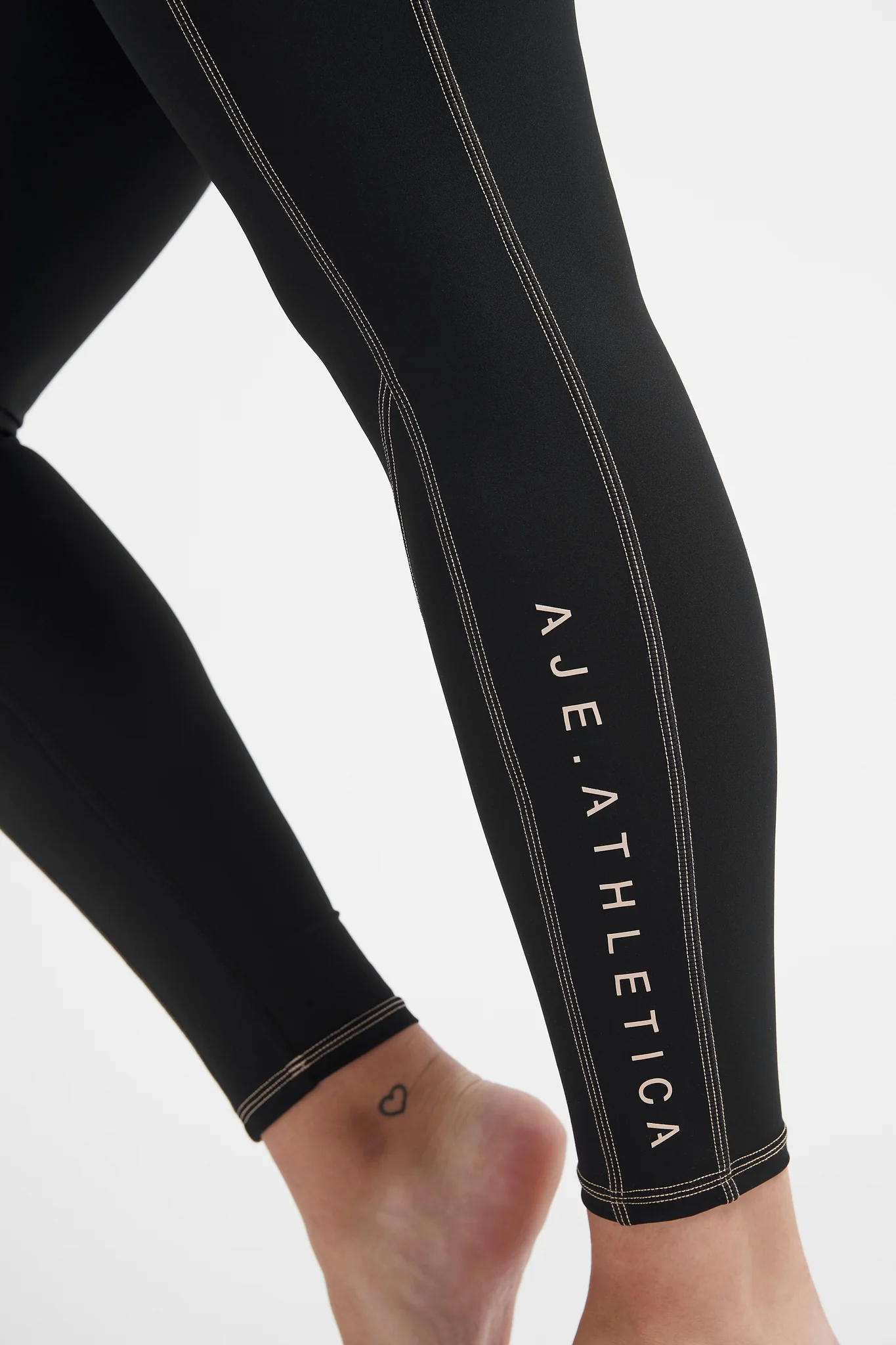 Signature Logo Full Length Legging 201 12 Signature Logo Full Length Legging 201